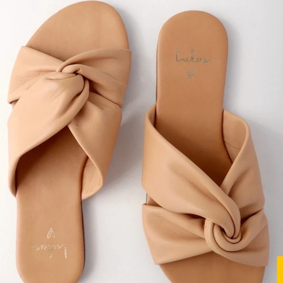 Lulus Shoes - HP 🎉 Lulus Tilly Tan Napa Leather Slide Sandals, 8